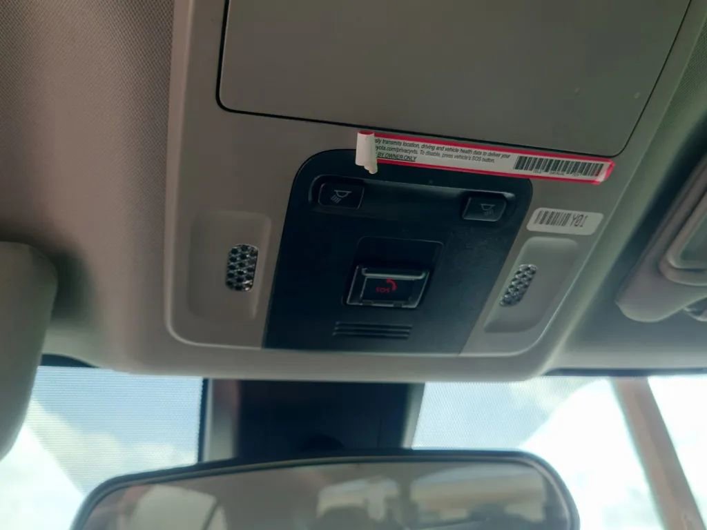 Vehicle image 28 of 30