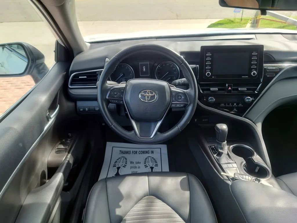 Vehicle image 15 of 30