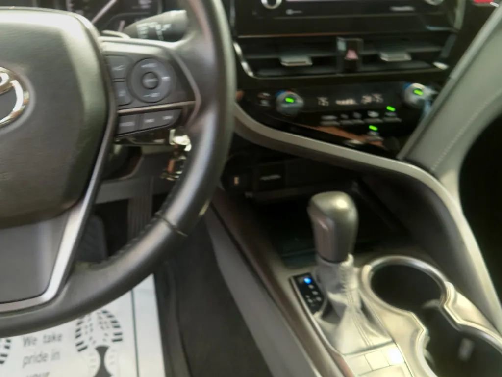 Vehicle image 22 of 30