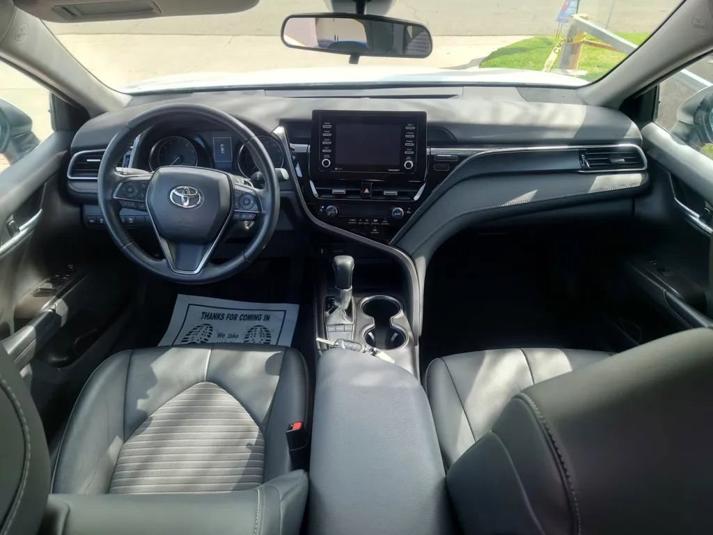 Vehicle image 14 of 30