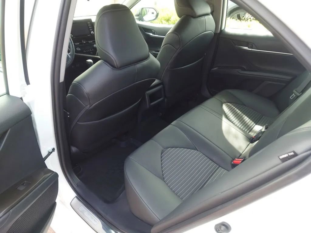 Vehicle image 12 of 30