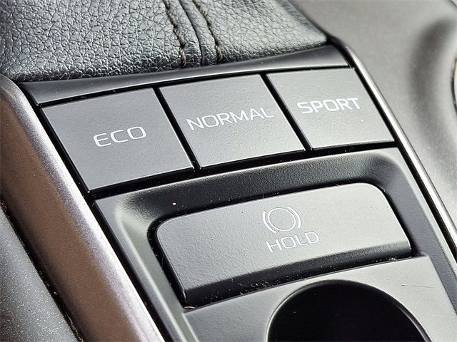 Vehicle image 24 of 30