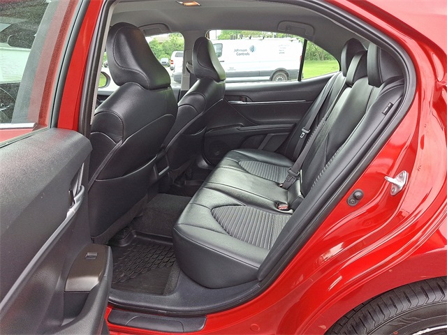 Vehicle image 11 of 30