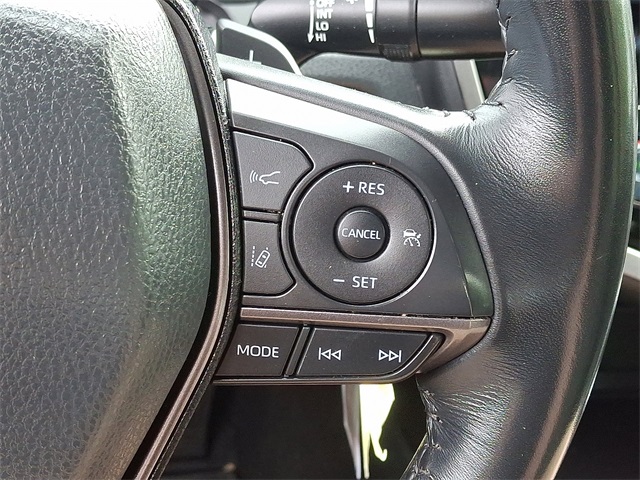 Vehicle image 22 of 30