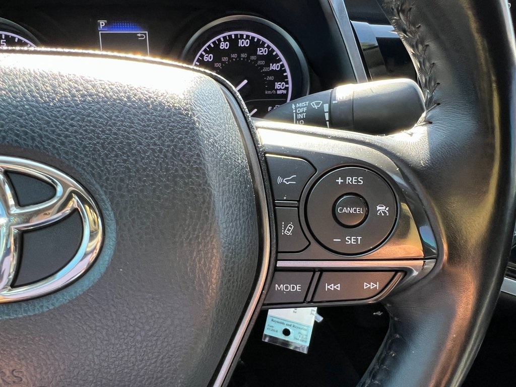 Vehicle image 25 of 29