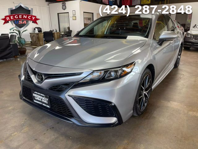 2023 Toyota Camry SE Image 2 of 28