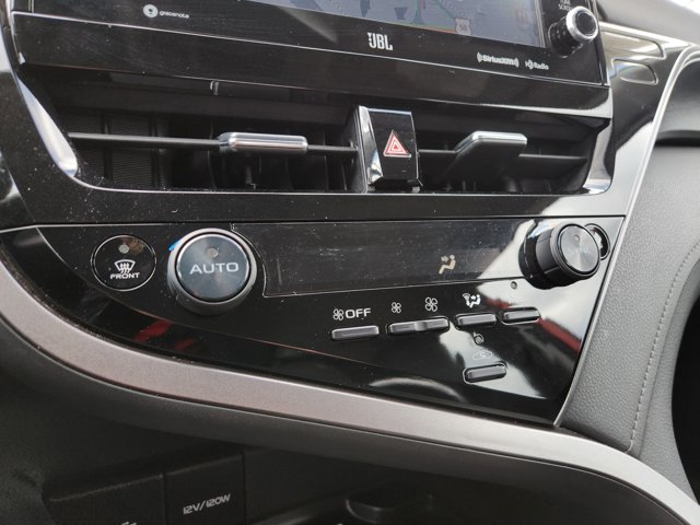 Vehicle image 23 of 29