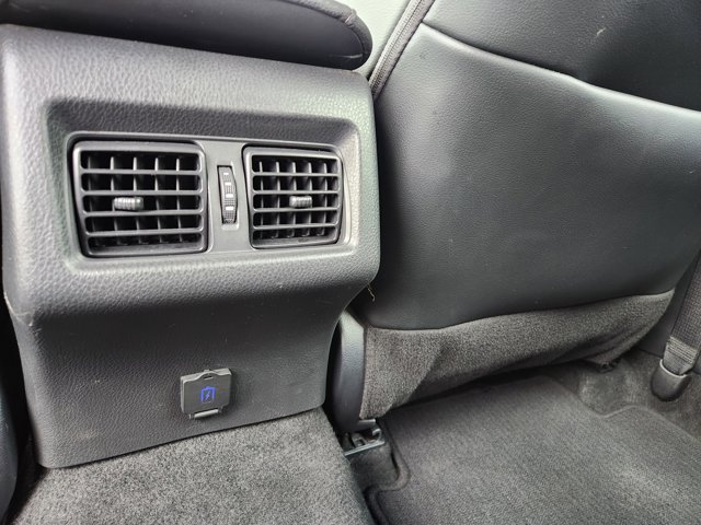 Vehicle image 25 of 29