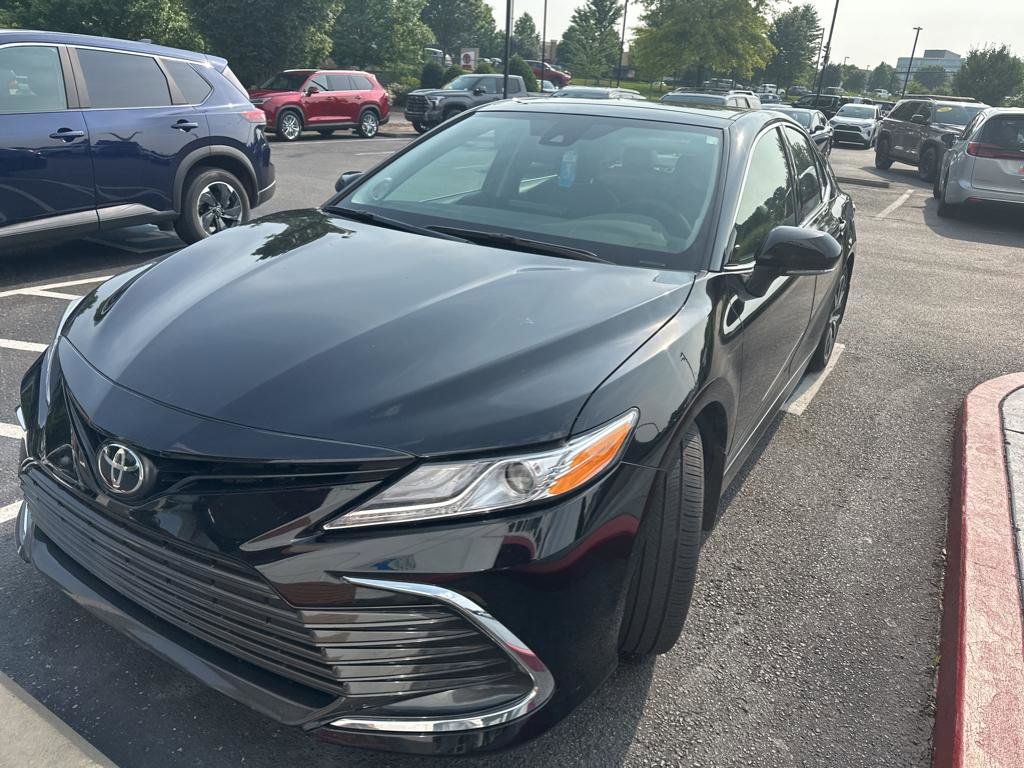 Vehicle image 1 of 2