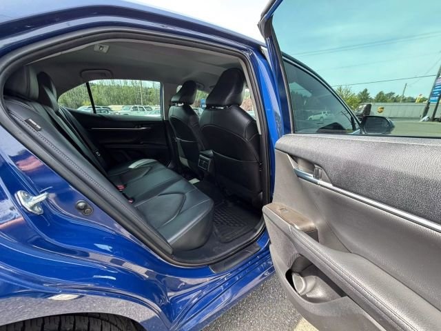 Vehicle image 18 of 32