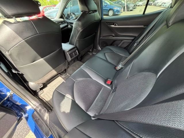 Vehicle image 22 of 32