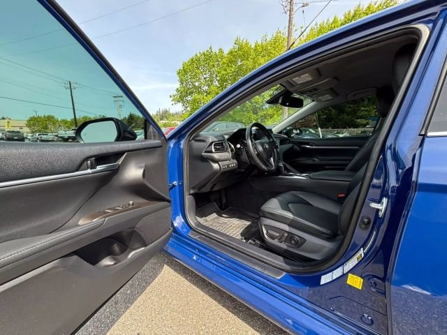 Vehicle image 9 of 32