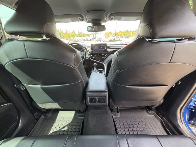 Vehicle image 20 of 32