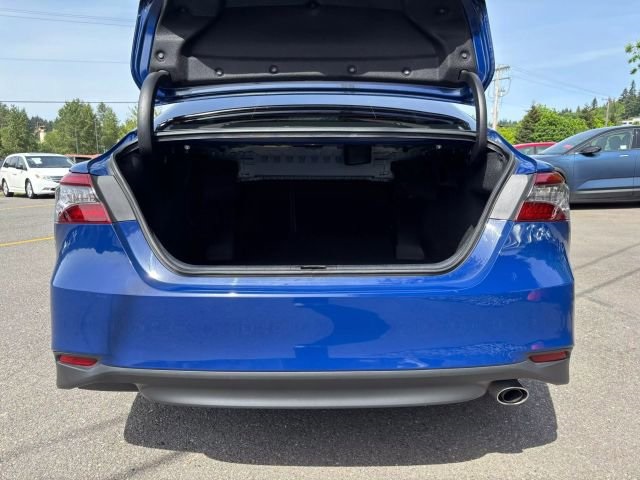 Vehicle image 23 of 32