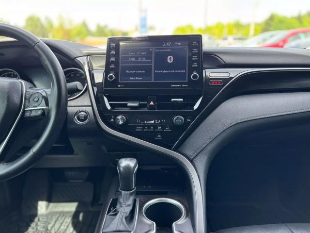 Vehicle image 13 of 32