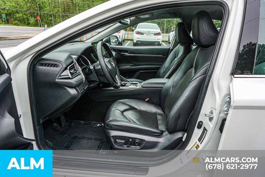 Vehicle image 19 of 76