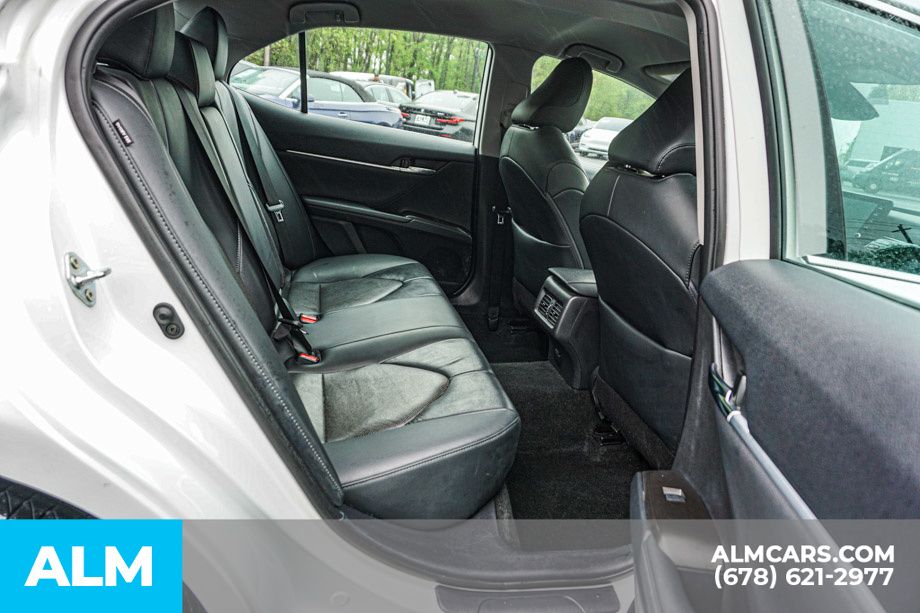 Vehicle image 22 of 76