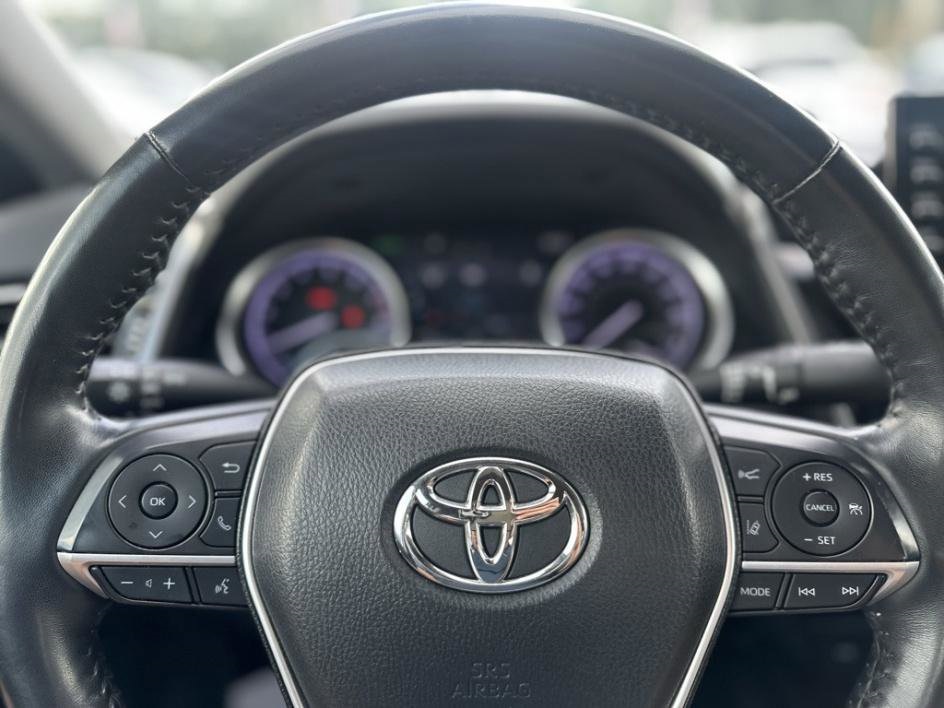 Vehicle image 20 of 32