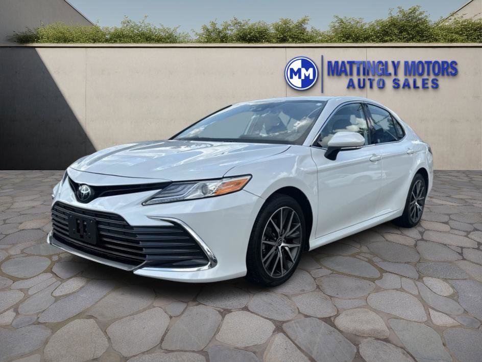 Vehicle image 1 of 32