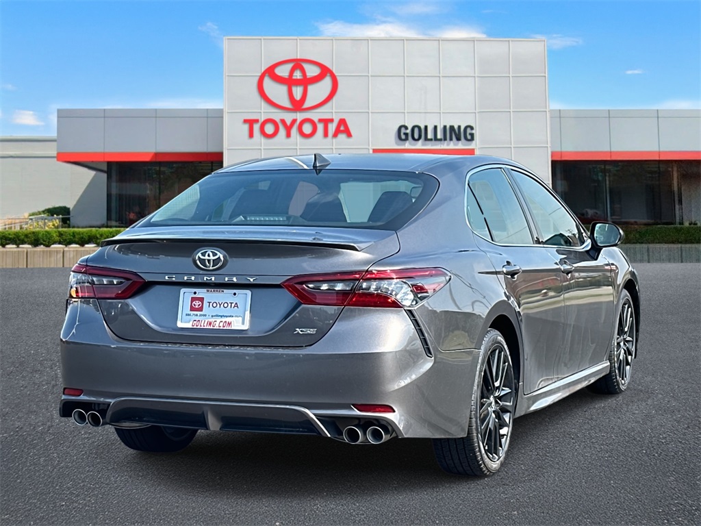 Vehicle image 4 of 33