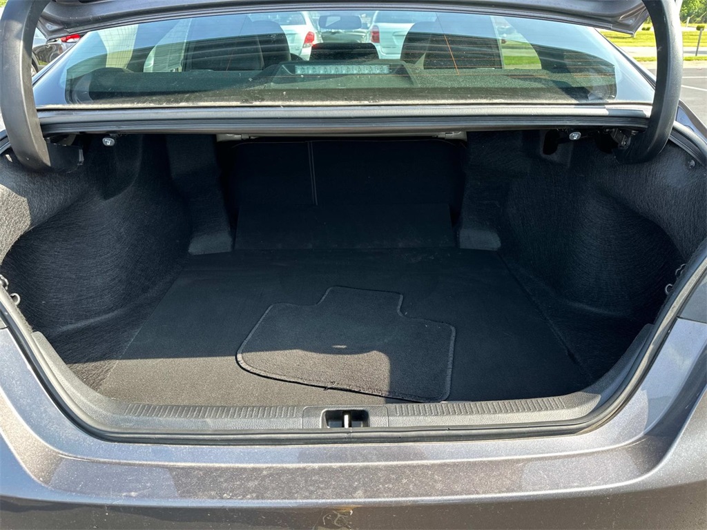 Vehicle image 9 of 33