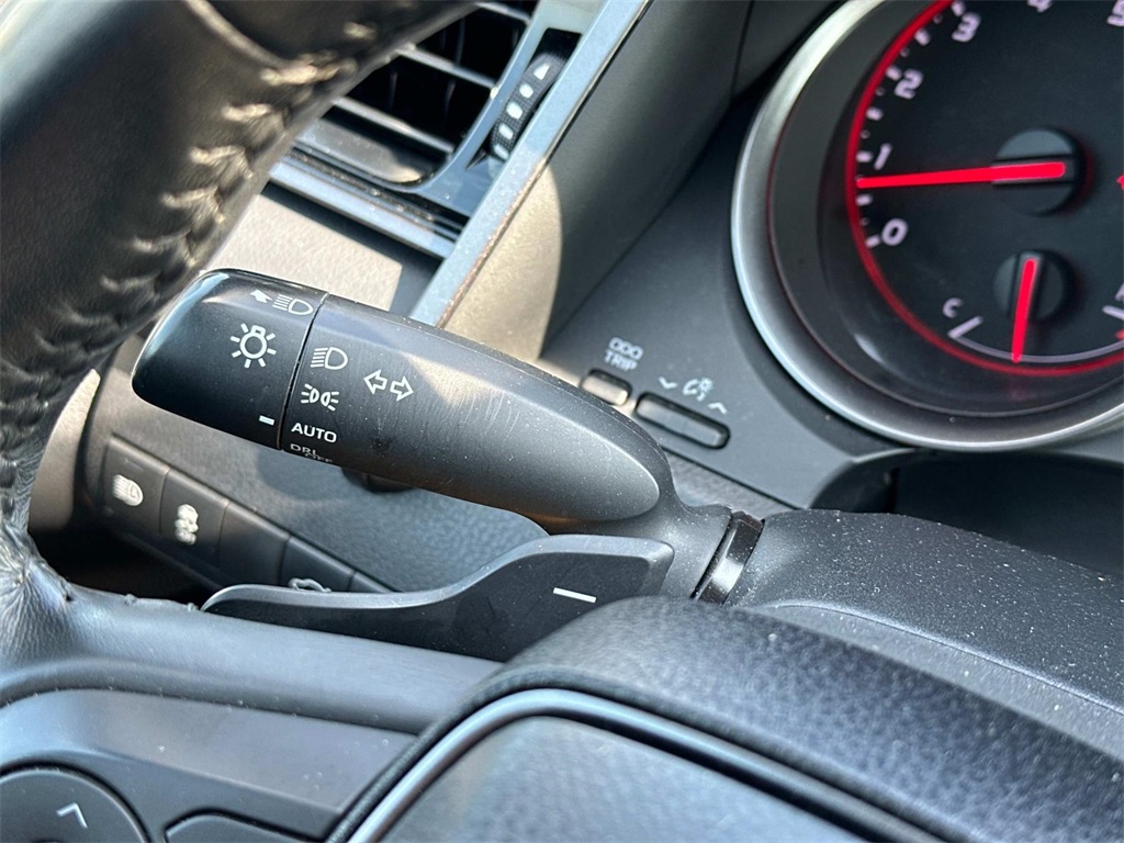 Vehicle image 18 of 33