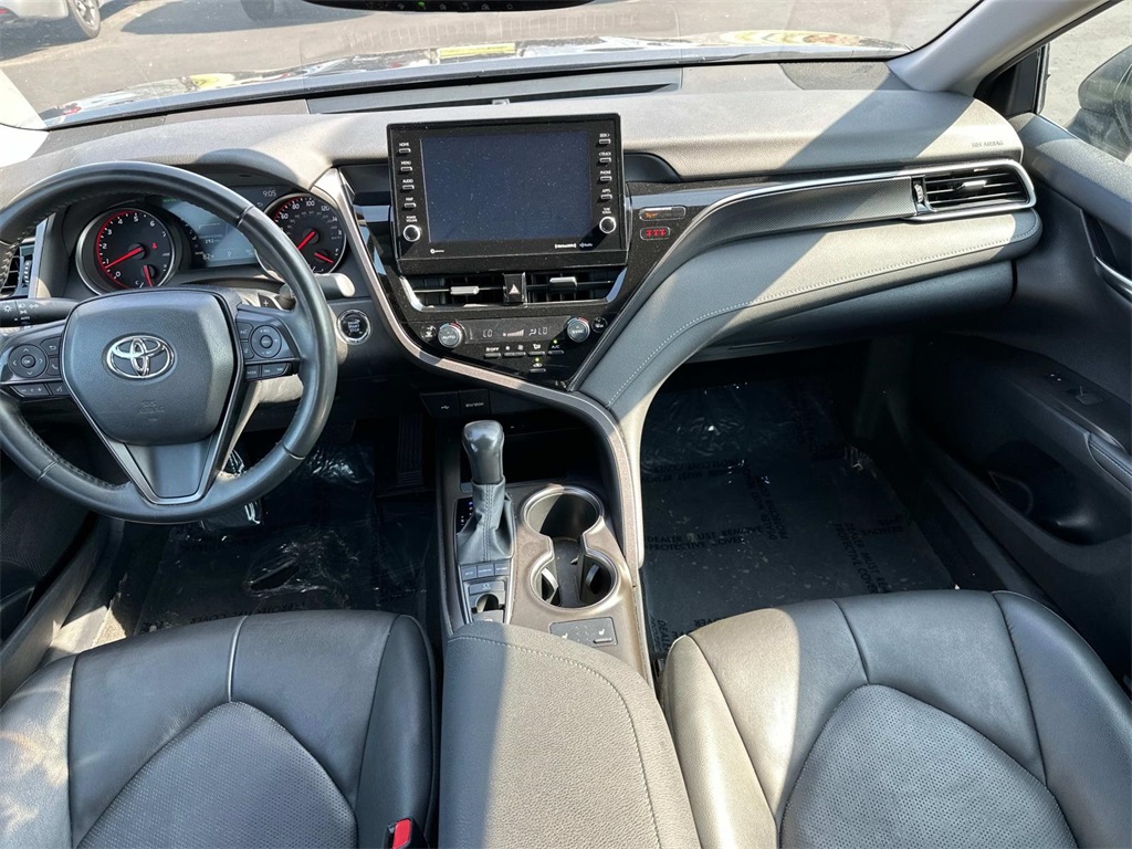 Vehicle image 13 of 33