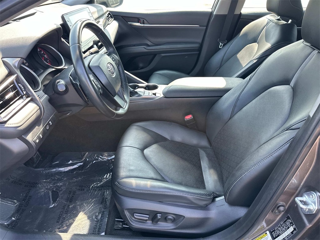 Vehicle image 12 of 33