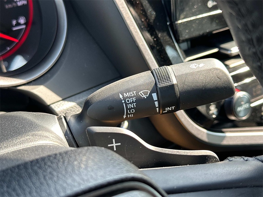 Vehicle image 19 of 33