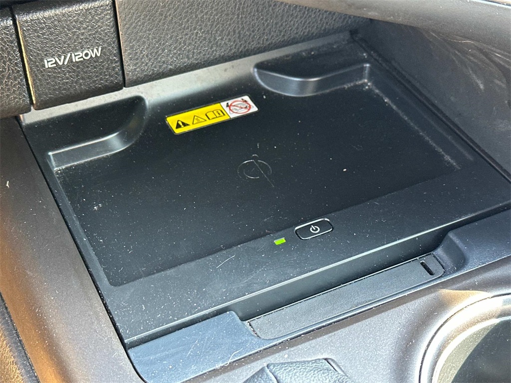 Vehicle image 10 of 33