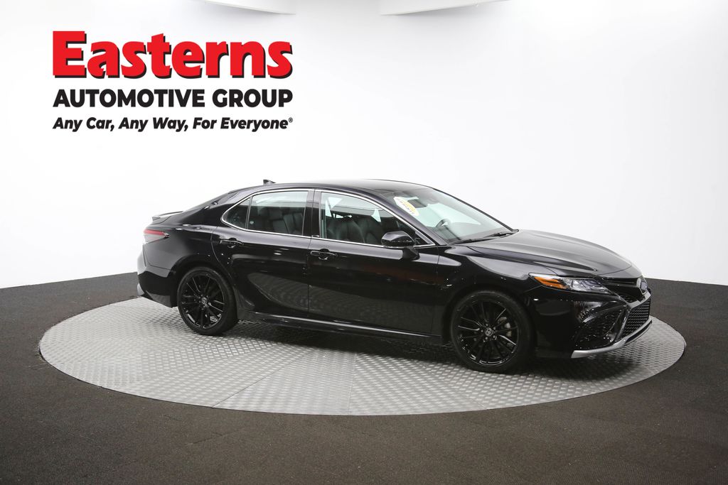 Vehicle image 10 of 60