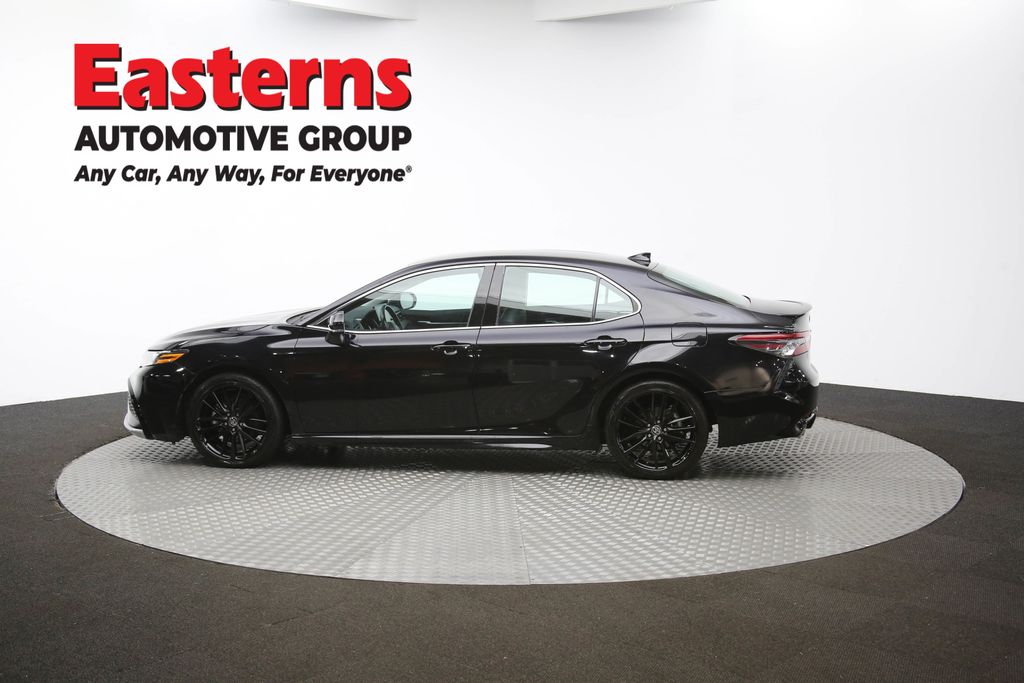 Vehicle image 33 of 60
