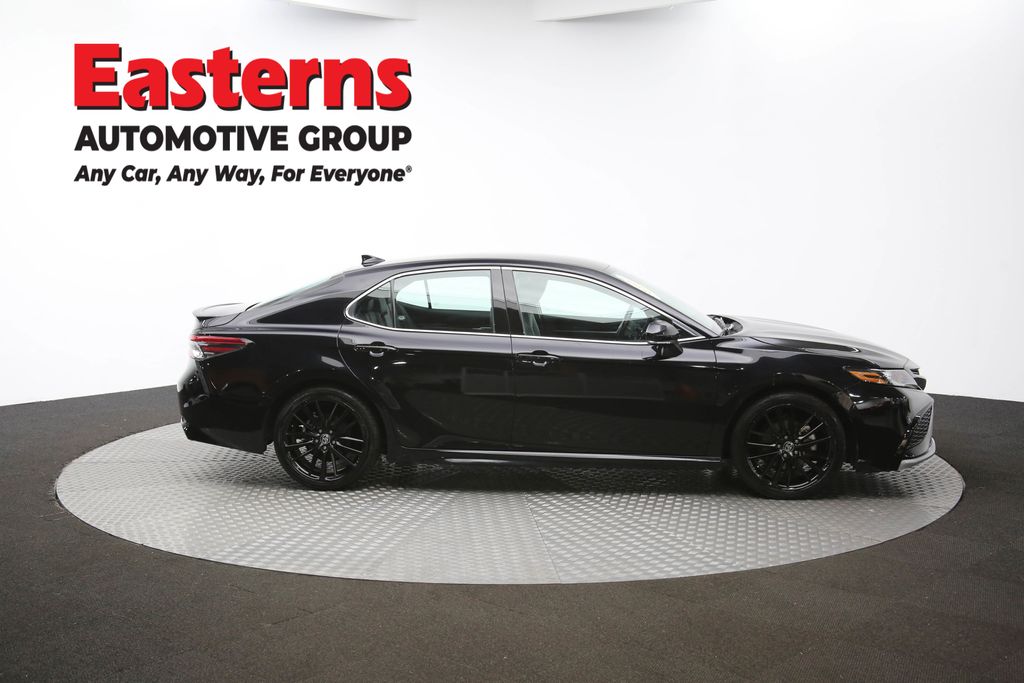 Vehicle image 18 of 60