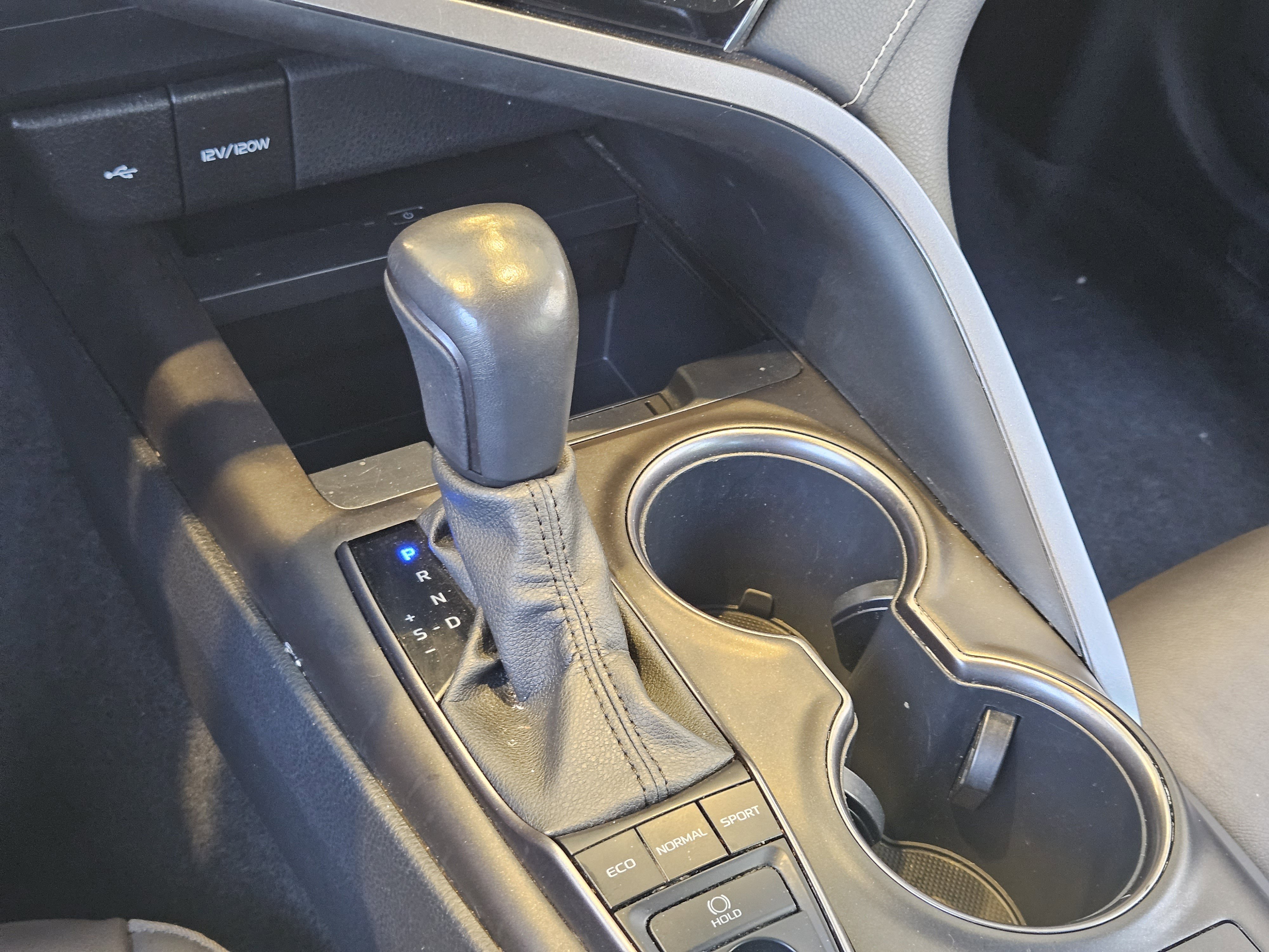 Vehicle image 14 of 22