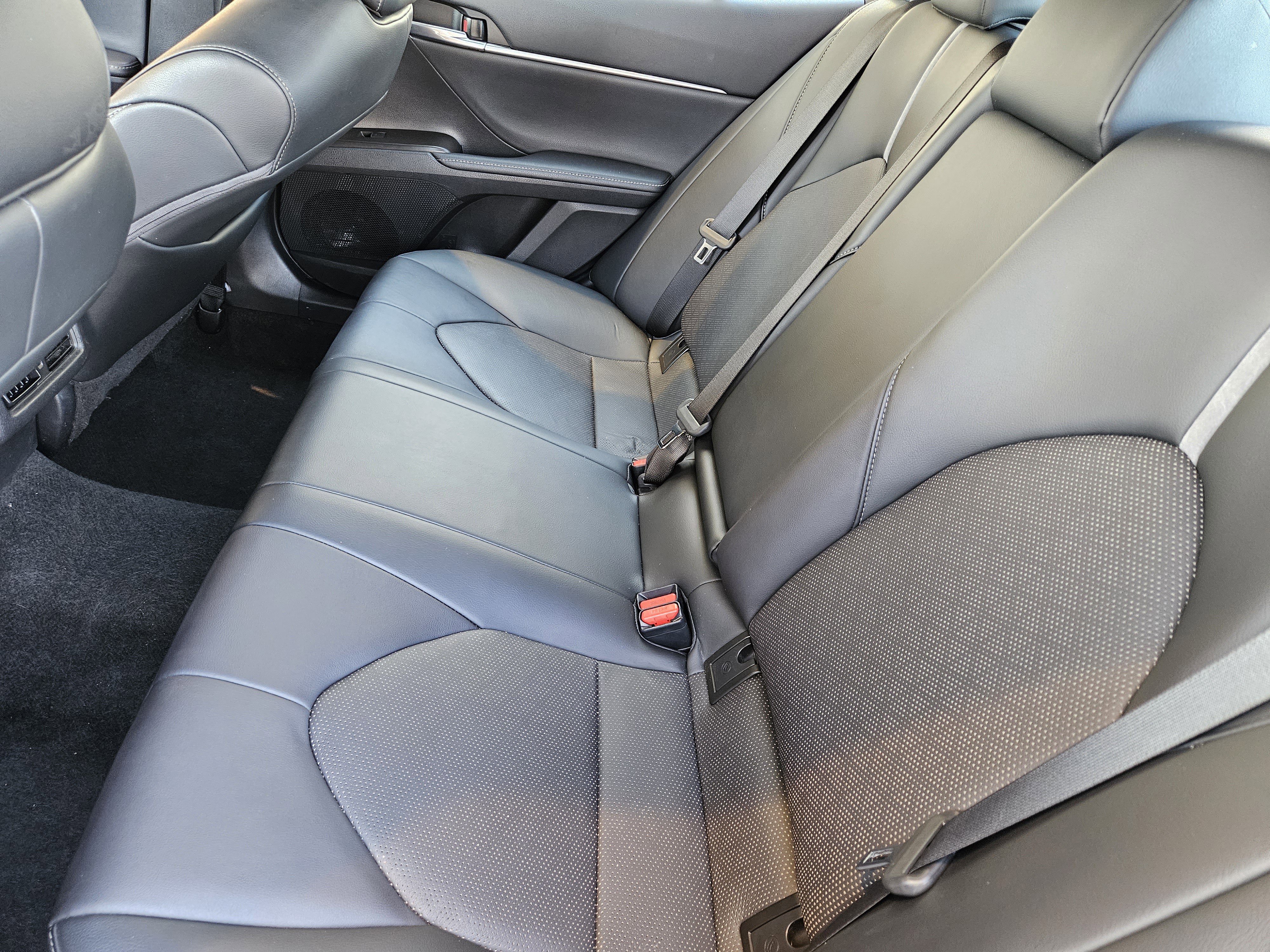 Vehicle image 16 of 22