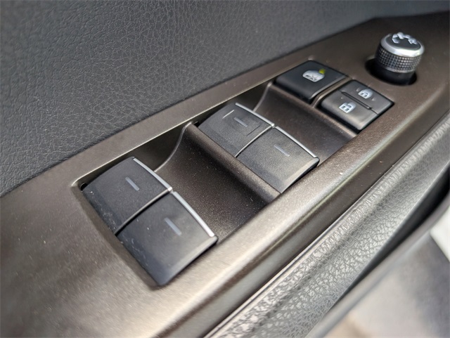 Vehicle image 22 of 30