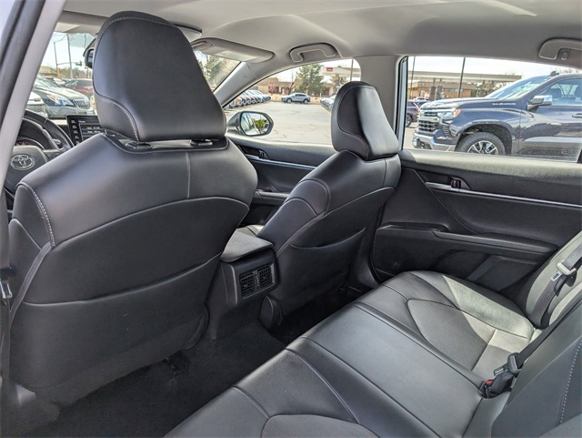 Vehicle image 17 of 30