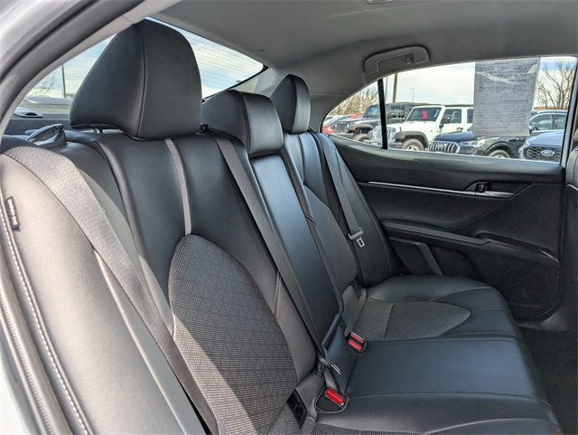 Vehicle image 14 of 30
