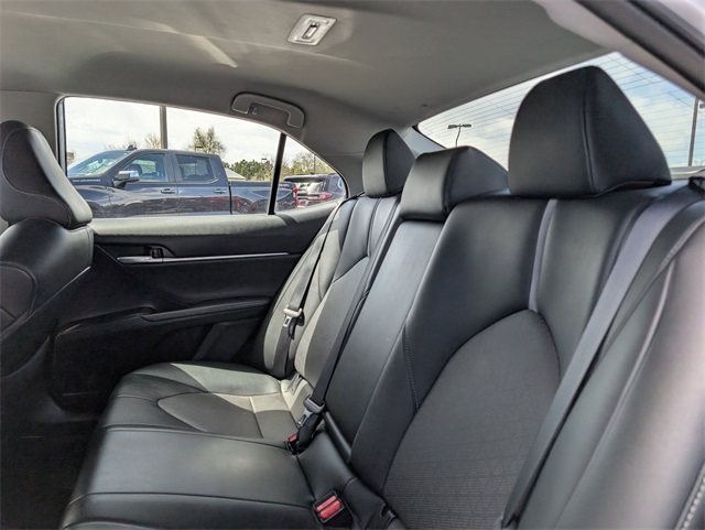 Vehicle image 16 of 30