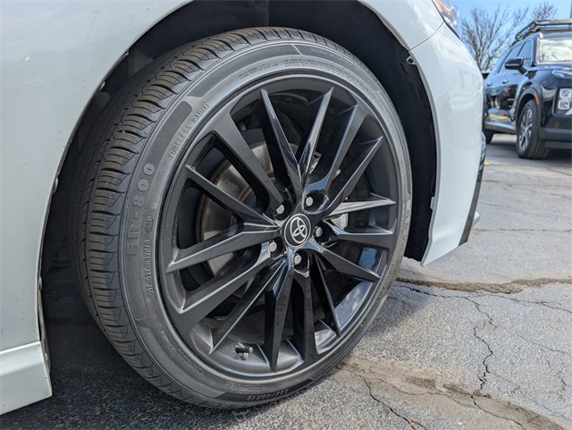 Vehicle image 10 of 30