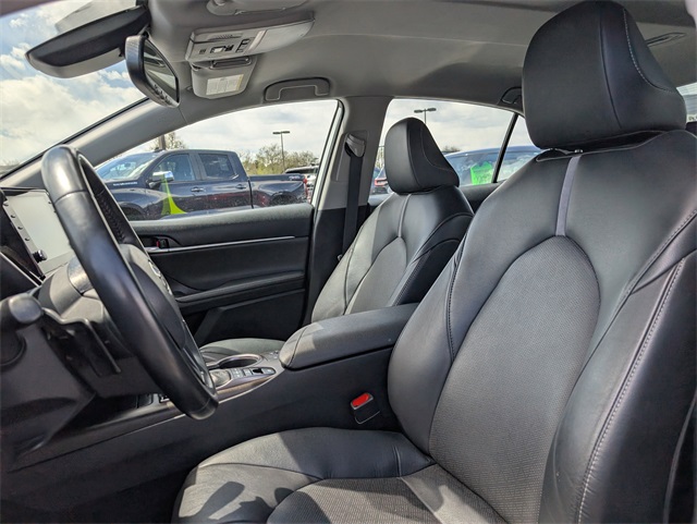 Vehicle image 19 of 30