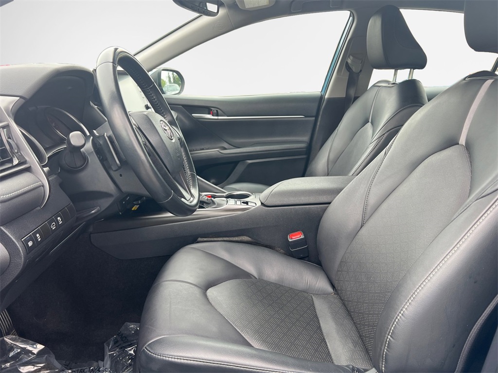 Vehicle image 12 of 32