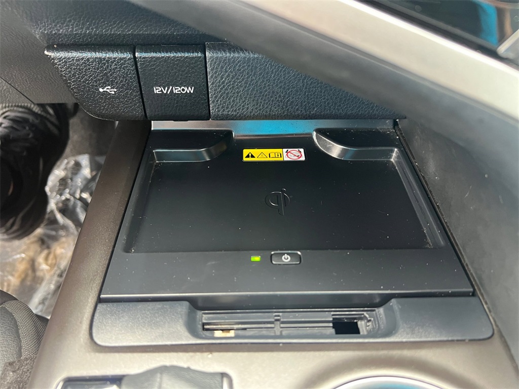 Vehicle image 29 of 32