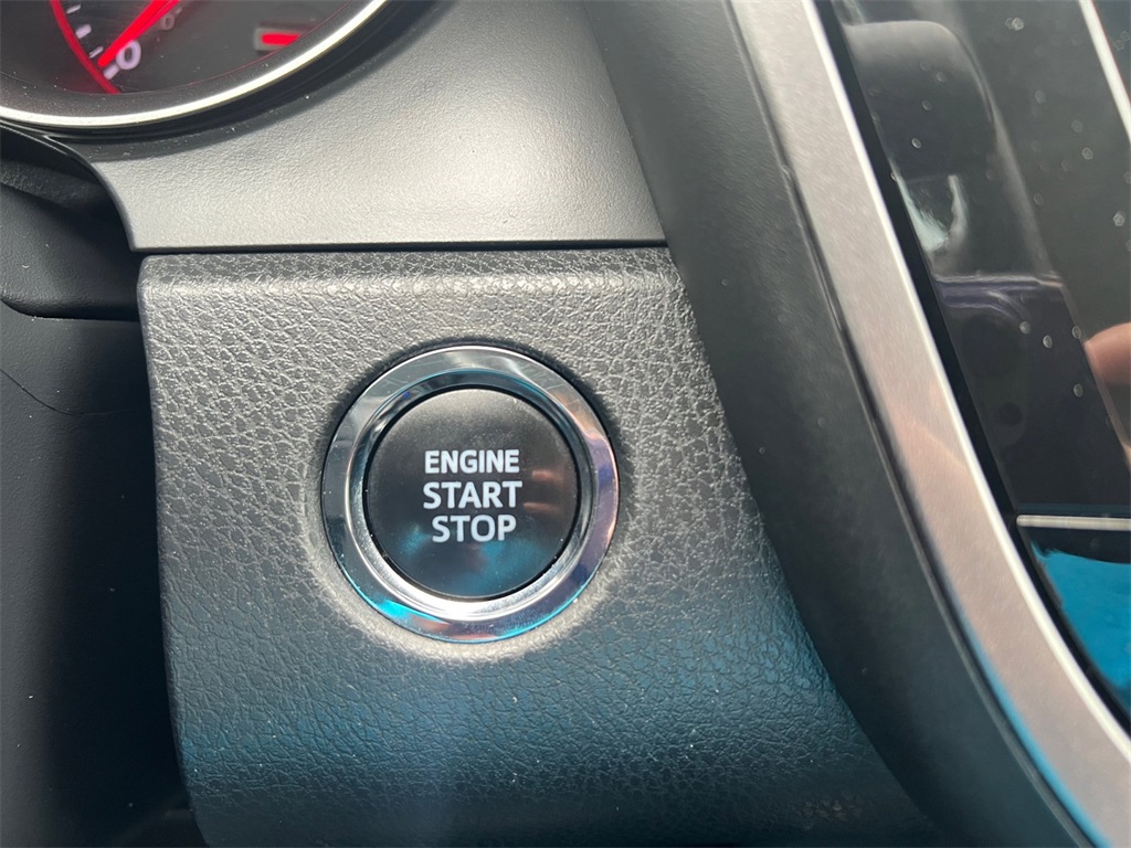 Vehicle image 31 of 32