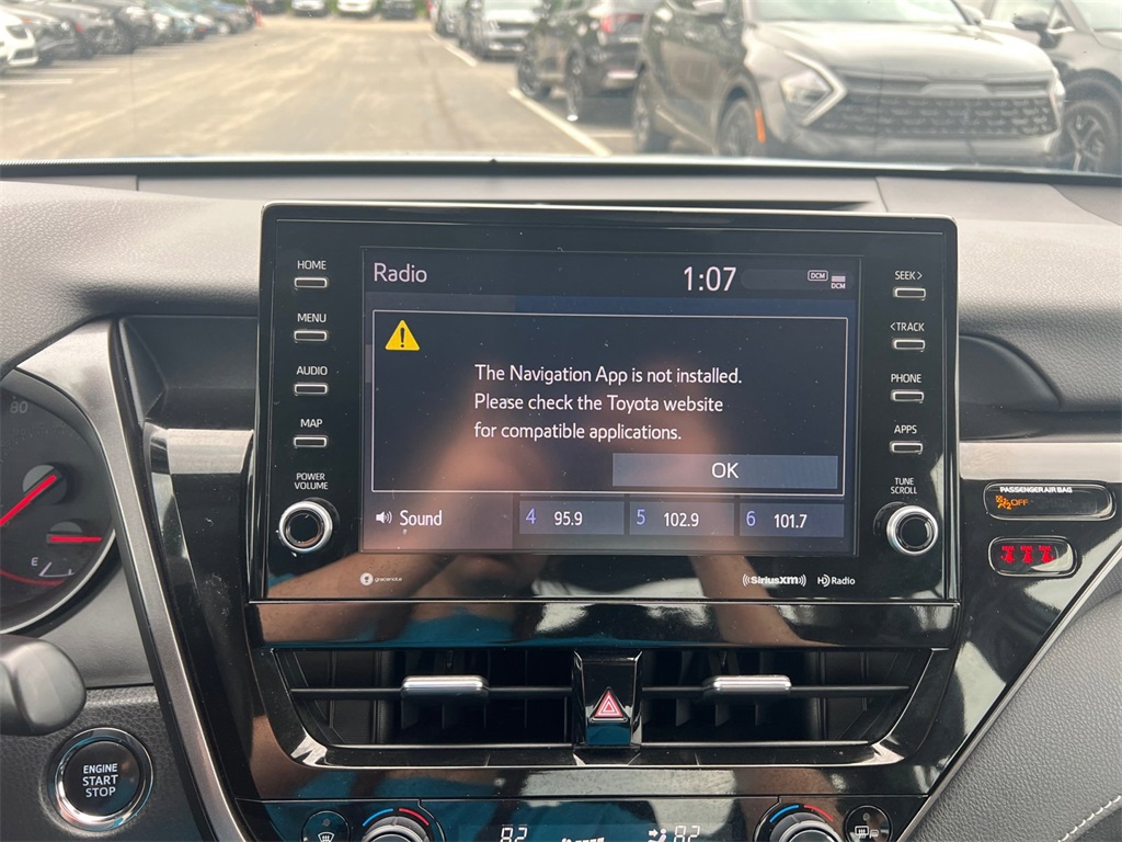 Vehicle image 20 of 32