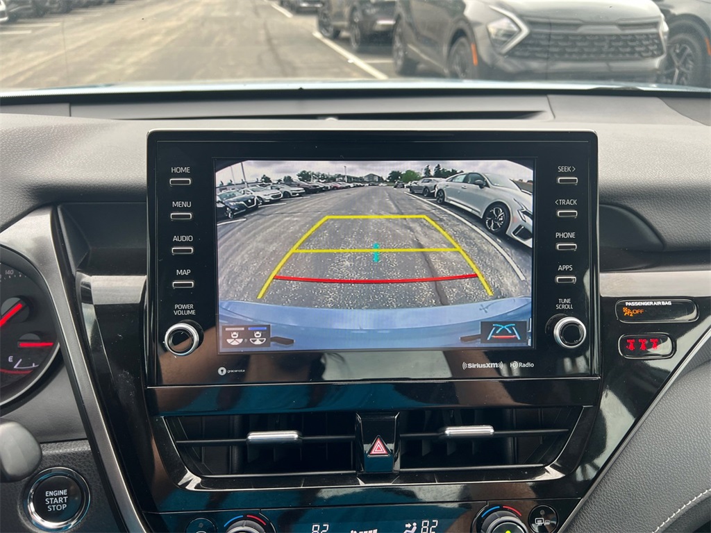 Vehicle image 19 of 32