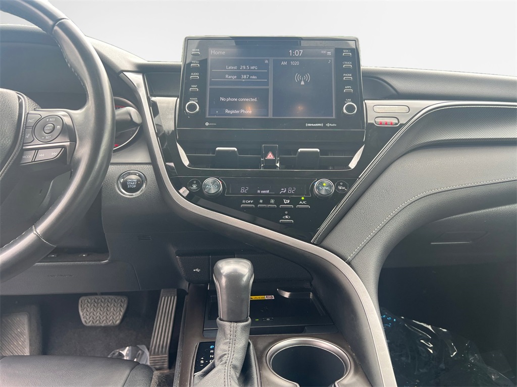 Vehicle image 22 of 32