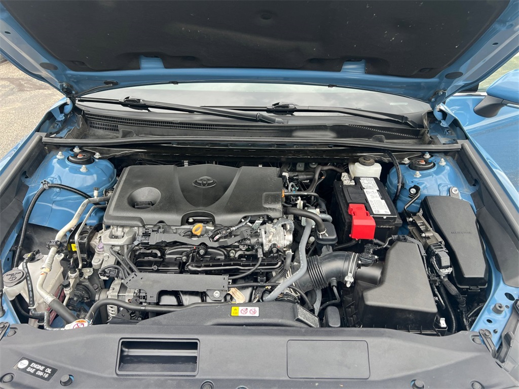Vehicle image 28 of 32