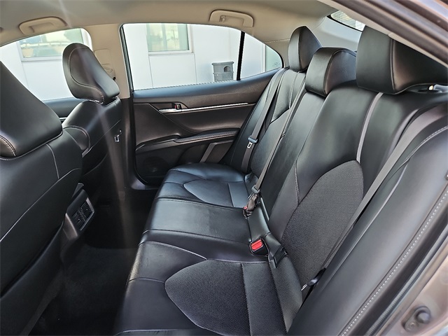 Vehicle image 12 of 25