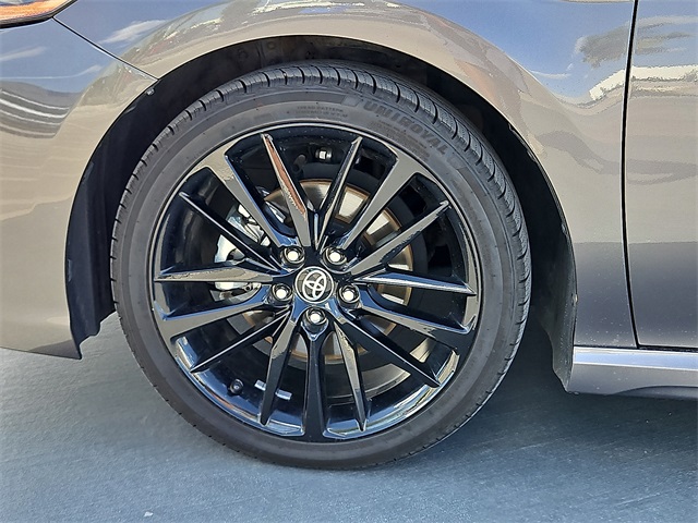 Vehicle image 9 of 25